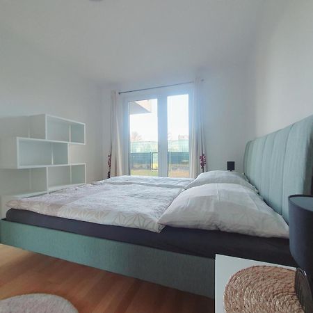 Near Lake One Bedroom Cute Apartment Wien Exteriör bild