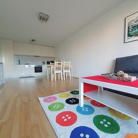 Near Lake One Bedroom Cute Apartment Wien Exteriör bild